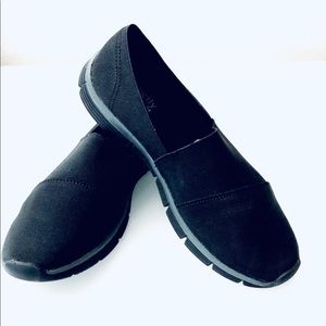 strictly comfort brand shoes